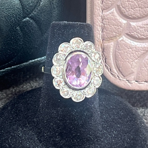 Antique Pinkish-Purple Natural Sapphire Ring with European cut diamonds - Picture 3 of 8